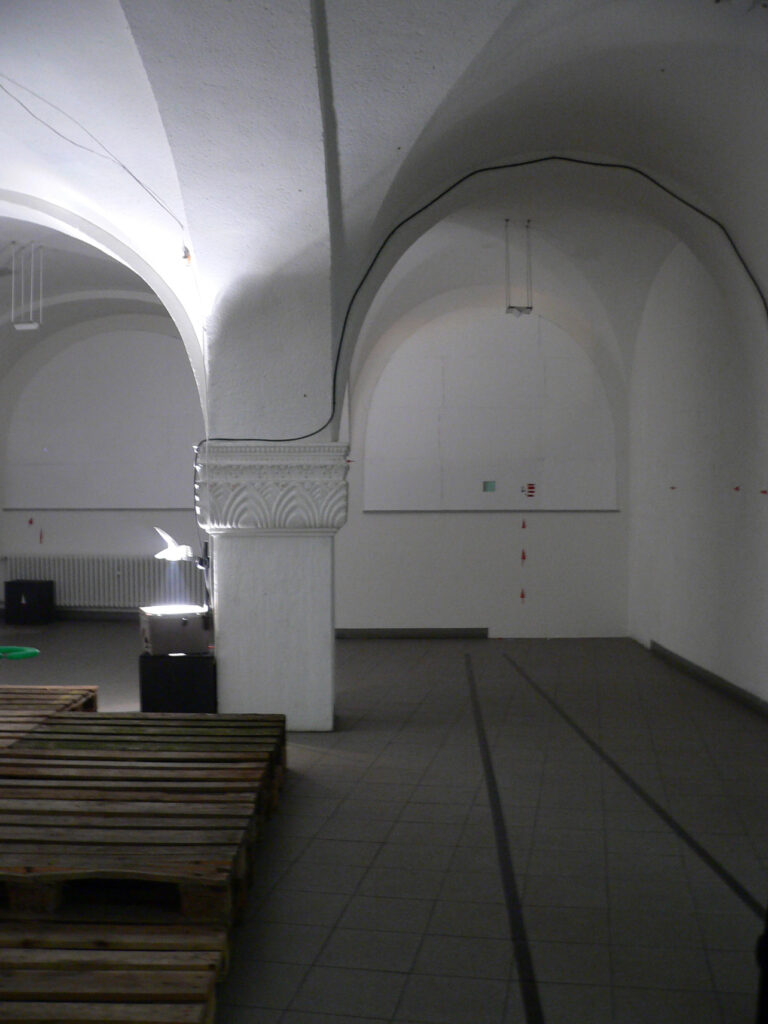 2006, 
3 covered windows with peepholes and room-illustrating Mirror constructs behind it; 
styrofoam, wood, mirrors, light-emitting diodes, installation views, annual exhibition Hochschule für Gestaltung Offenbach