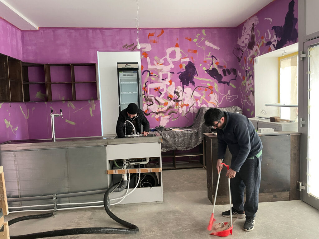 Café Rosa, Leipzig, 2023, 
permanent wallpainting,
co-creation of the café and solo exhibition