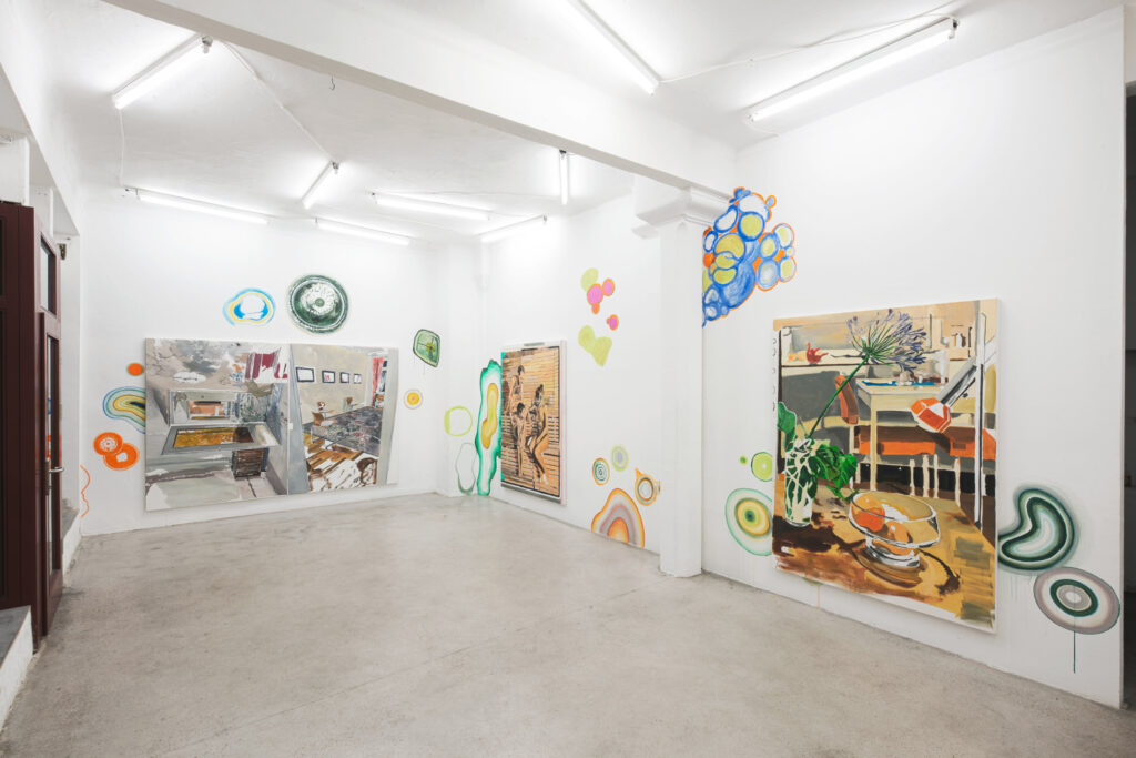 exhibition views: Das trockene Herz 2022-2025: polyptych (10 parts)
all: oil and pencil on canvas 190 x 140 x 4,5 cm; wall-painting in cooperation with Lena Kerschensteiner; Image credit: kap.photography