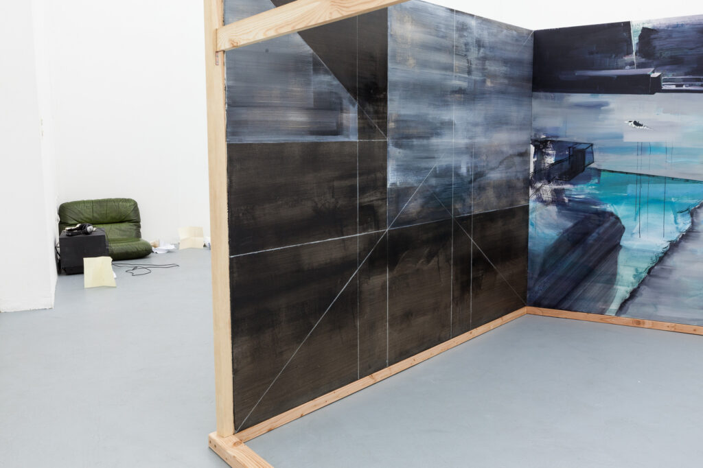 2015, cooperation with Olivia Hyunsin Kim, 
performance/ installation: paper (letters), wood, canvases (oil on canvas / acrylic on canvas), sound installation, seating area, variable dimensions; 
exhibition view “Parfümiert mit Dynamit”  2015, basis e.V., Frankfurt/ Main