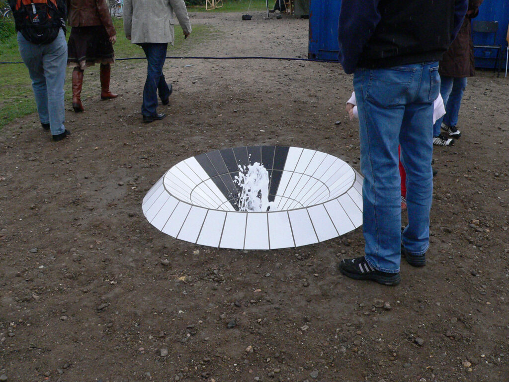 Perfume fountain, 
2008, tiles, perfume mixture, styrofoam, pump, tub, LEDs 150 cm diameter, depth: 70 cm, 
Festival of Young Talents, harbor island of Offenbach am Main, 2008